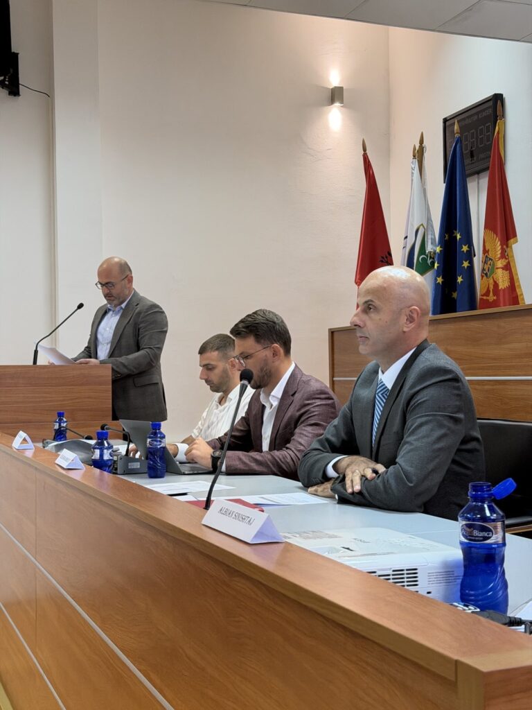 U theksua rëndësia e bashkëpunimit midis vetëqeverisjes lokale, bashkësive lokale dhe qytetarëve